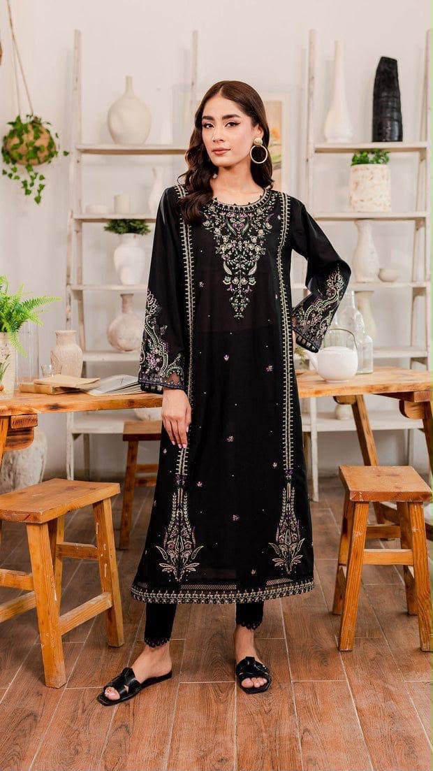 Elegant Black Floral Embroidered Dhanak 2-Piece Suit